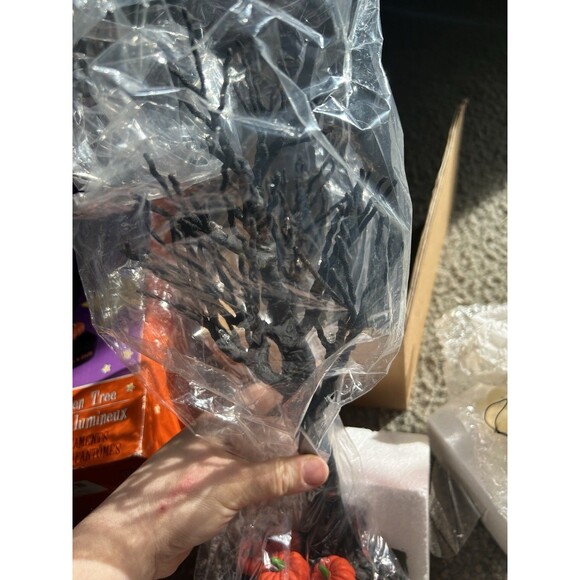Hallmark Lighted Halloween Tree 5 Hanging Glass Ghost Ornaments Pumpkins w/Box - Picture 6 of 6